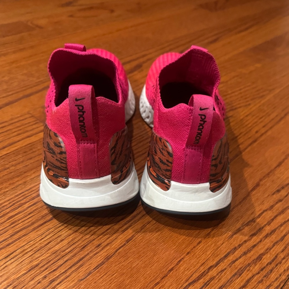 Nike Women’s React Phantom Run Flyknit 2 in Pink Prime Zebra. sz. 8M - Picture 2 of 6